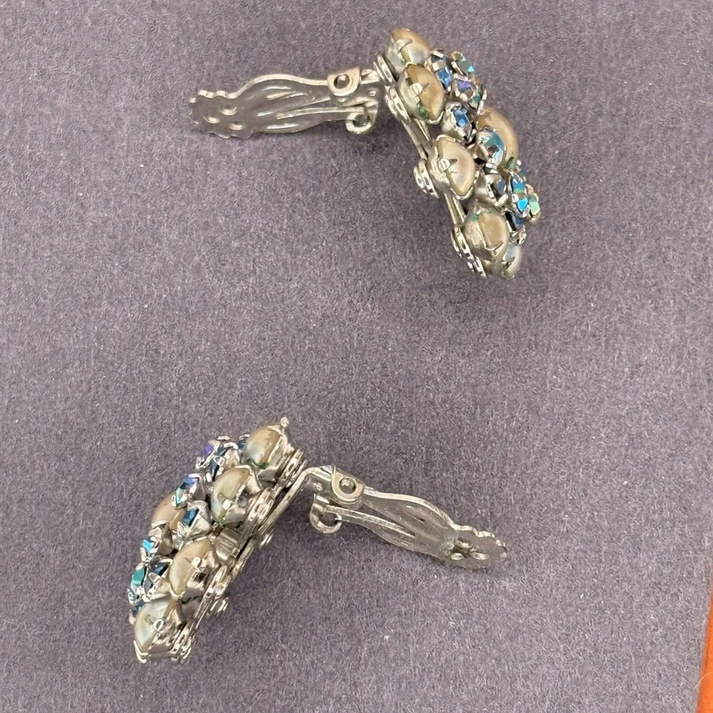 VTG Weiss Earrings Blue AB Rhinestones Faux Pearls, 50s Clip-On Signed Jewelry - Picture 5 of 7